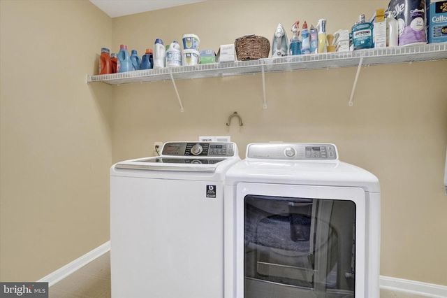 1015 NUGENT WAY, York, PA 17402