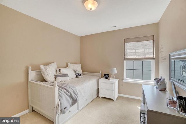 1015 NUGENT WAY, York, PA 17402