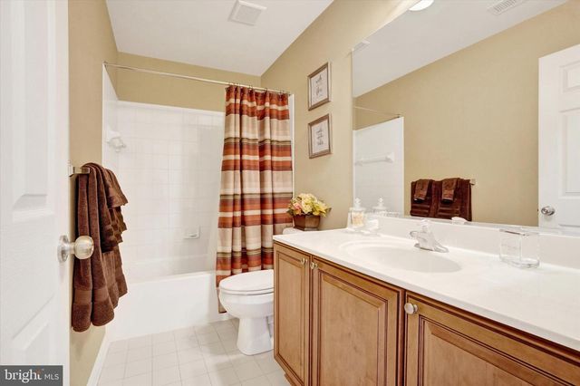1015 NUGENT WAY, York, PA 17402