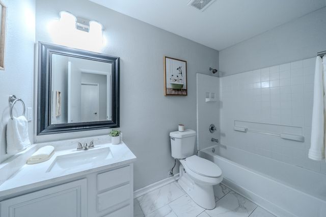 6131 Balcony Lane, Dallas, TX 75241
