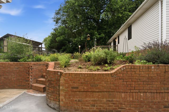307 Mitchell Court, Jonesborough, TN 37659