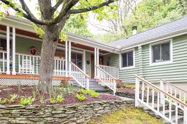 17 Highridge Drive, Huntington, NY 11743