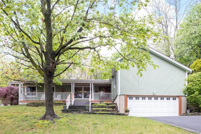 17 Highridge Drive, Huntington, NY 11743