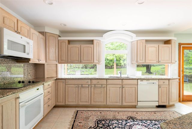 17 Highridge Drive, Huntington, NY 11743