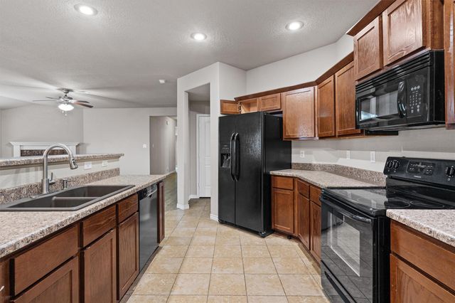 2604 Alamocitos Creek DR, Killeen, TX 76549