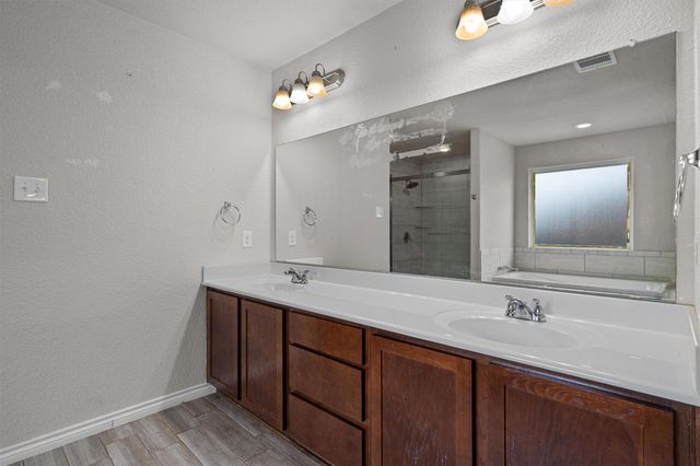 2604 Alamocitos Creek DR, Killeen, TX 76549