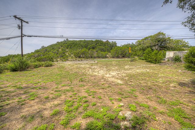 3265 SKYLINE DR, Canyon Lake, TX 78133