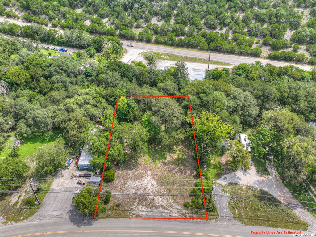 3265 SKYLINE DR, Canyon Lake, TX 78133
