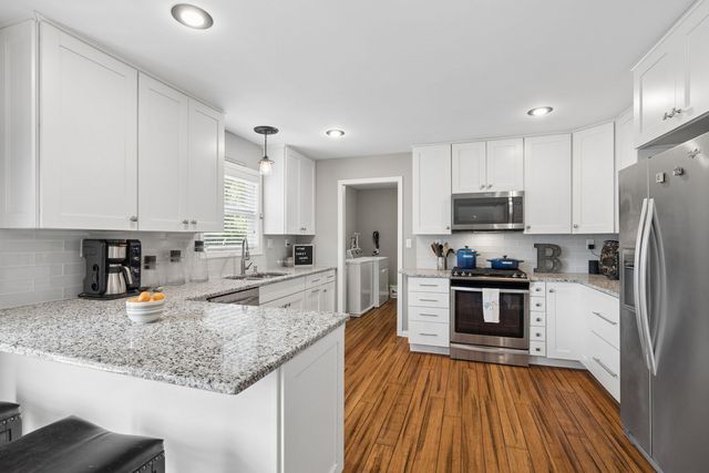 756 Pembridge Place, Sugar Grove, IL 60554