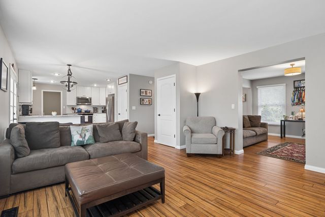 756 Pembridge Place, Sugar Grove, IL 60554