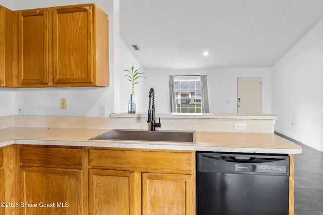 1091 Slocum Street NW, Palm Bay, FL 32907