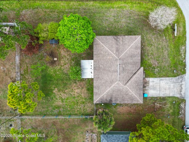 1091 Slocum Street NW, Palm Bay, FL 32907