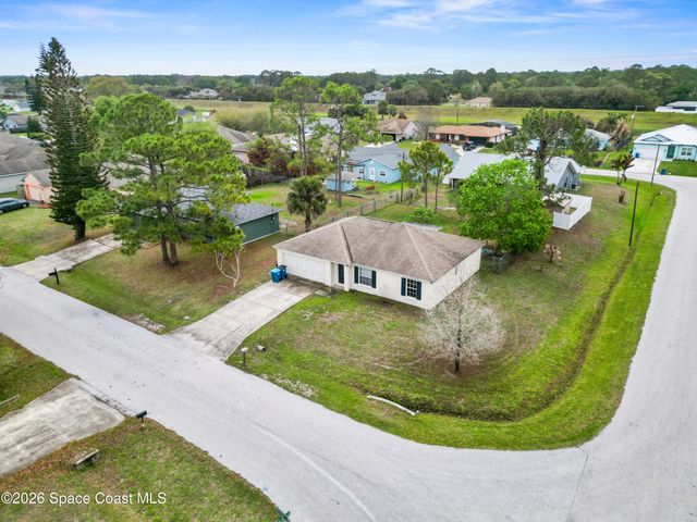 1091 Slocum Street NW, Palm Bay, FL 32907