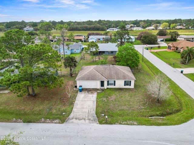 1091 Slocum Street NW, Palm Bay, FL 32907