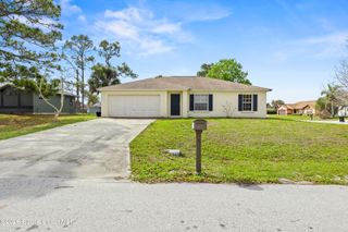 1091 Slocum Street NW, Palm Bay, FL 32907