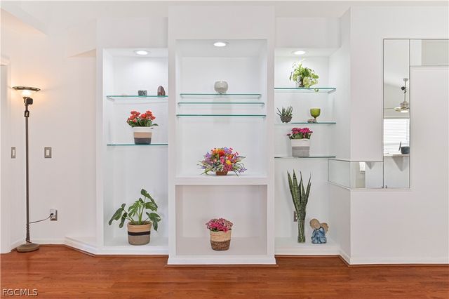 9918 Las Casas DR, Fort Myers, FL 33919