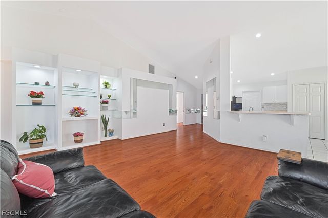 9918 Las Casas DR, Fort Myers, FL 33919