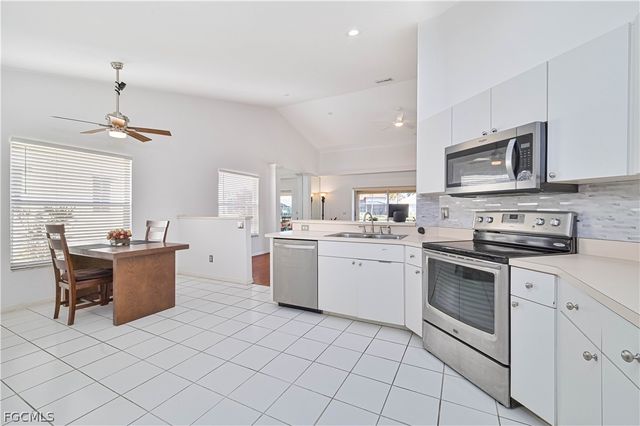 9918 Las Casas DR, Fort Myers, FL 33919