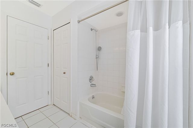 9918 Las Casas DR, Fort Myers, FL 33919