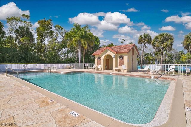 9918 Las Casas DR, Fort Myers, FL 33919