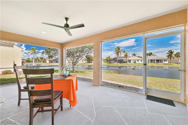 9918 Las Casas DR, Fort Myers, FL 33919