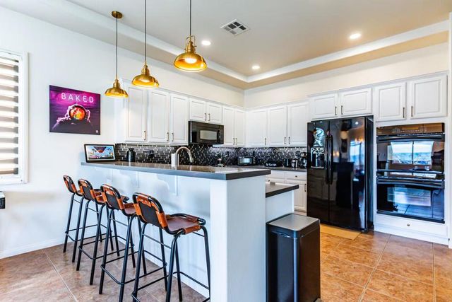 43876 Salpare Way, Indio, CA 92203