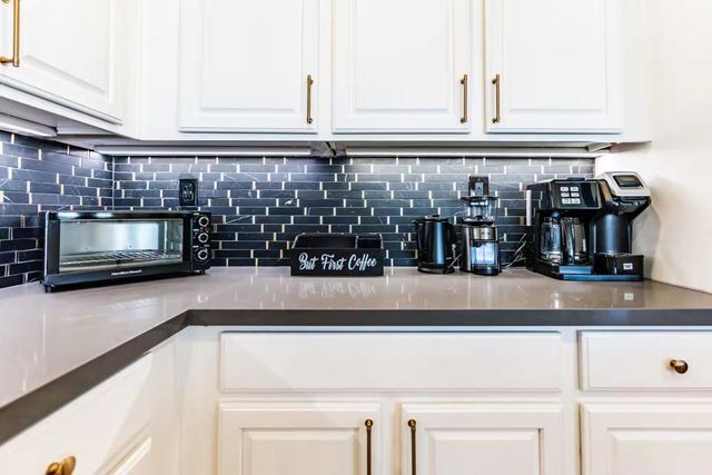 43876 Salpare Way, Indio, CA 92203