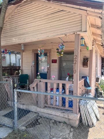 2210 S TRINITY ST, San Antonio, TX 78207