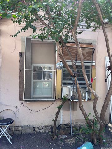 2210 S TRINITY ST, San Antonio, TX 78207