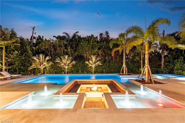 626 S Golf DR, Naples, FL 34102