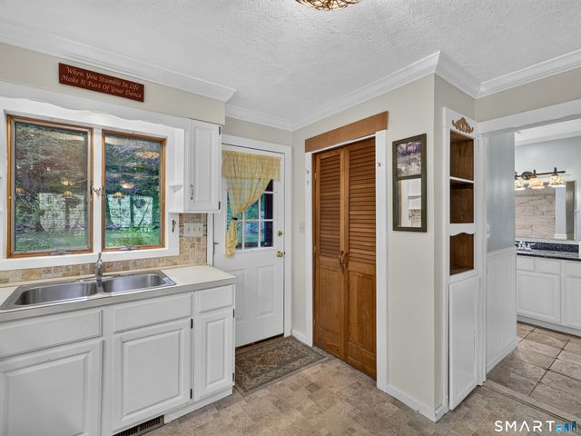 52 Hanover Versailles Road, Sprague, CT 06330
