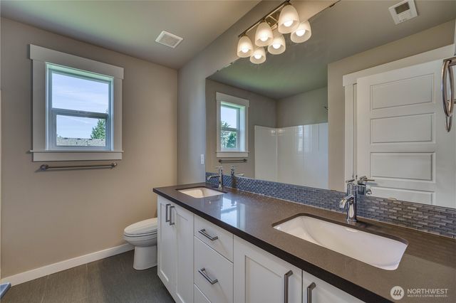 20819 9th Place W, Lynnwood, WA 98036