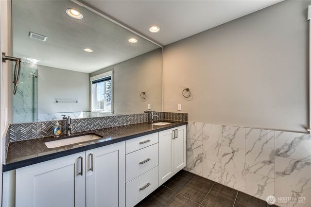 20819 9th Place W, Lynnwood, WA 98036