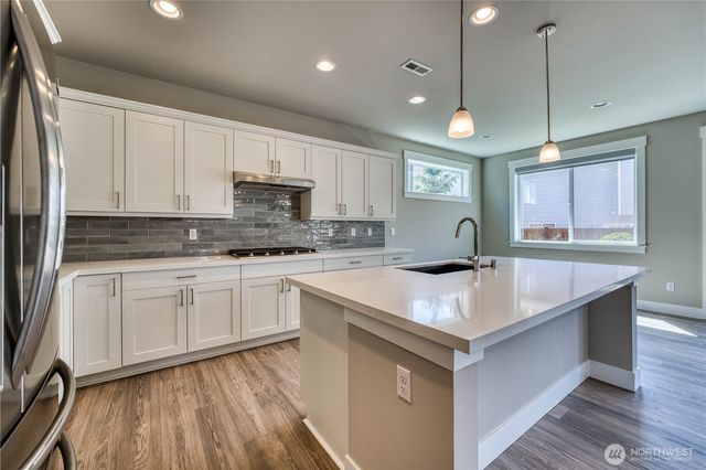 20819 9th Place W, Lynnwood, WA 98036