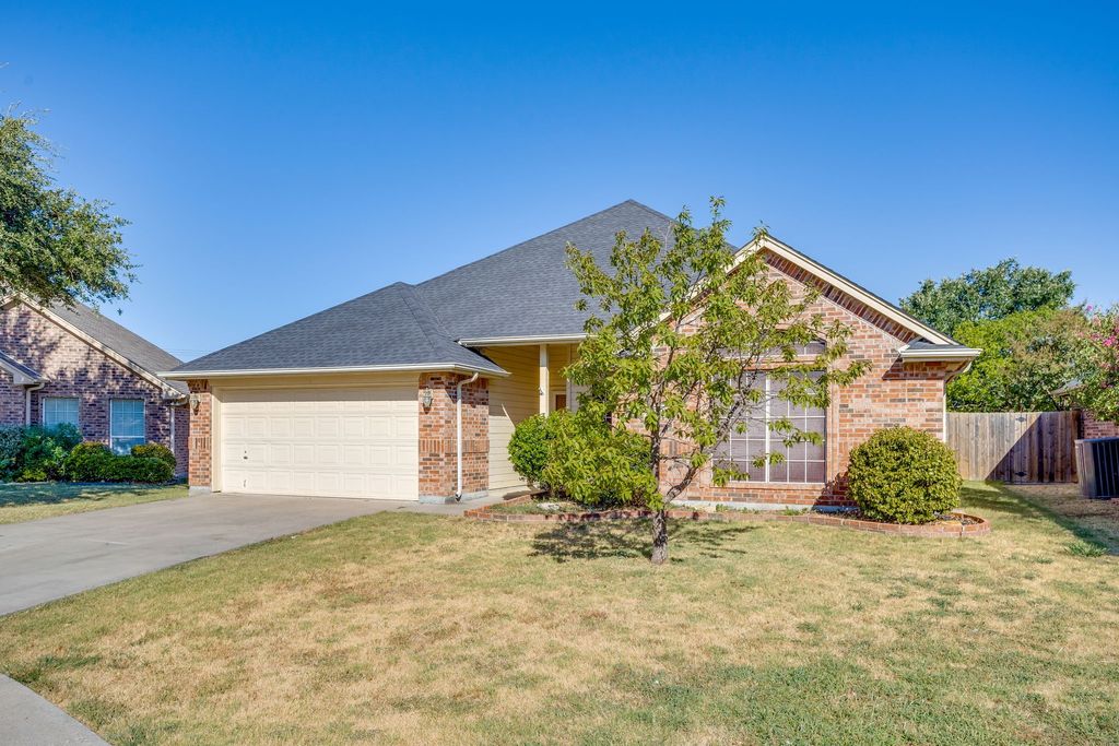 1032 Kingfish Drive, Burleson, TX 76028 — photo 4