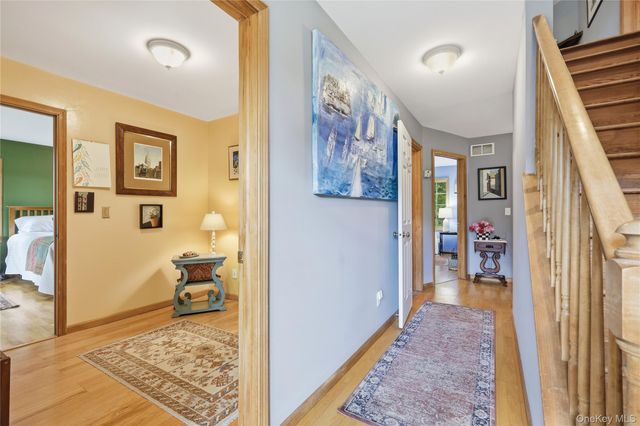 15 Meadow Drive, Red Hook, NY 12571