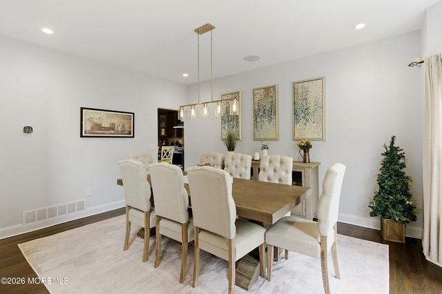 8 Arboretum Drive, Jackson, NJ 08527