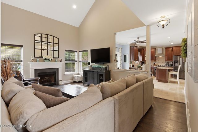 8 Arboretum Drive, Jackson, NJ 08527