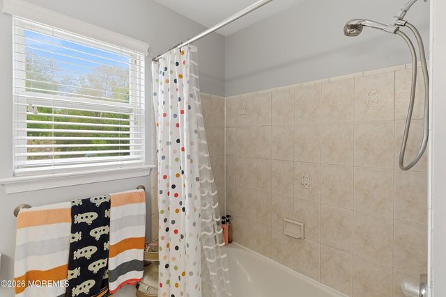 8 Arboretum Drive, Jackson, NJ 08527