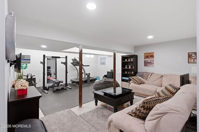 8 Arboretum Drive, Jackson, NJ 08527
