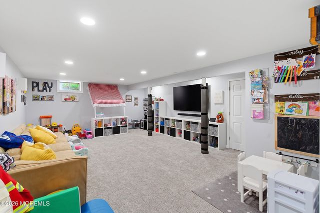 8 Arboretum Drive, Jackson, NJ 08527