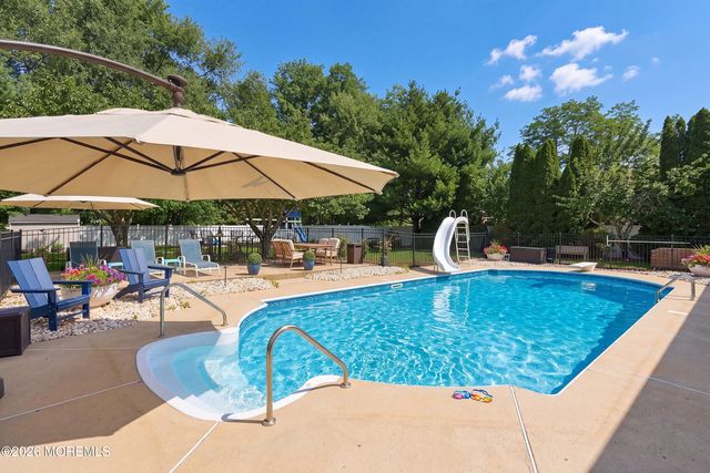 8 Arboretum Drive, Jackson, NJ 08527