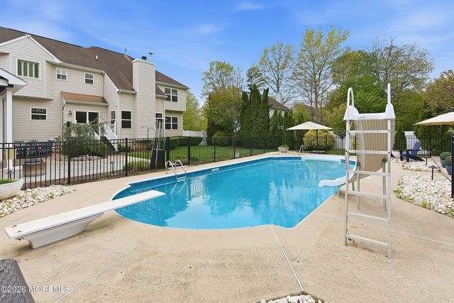 8 Arboretum Drive, Jackson, NJ 08527