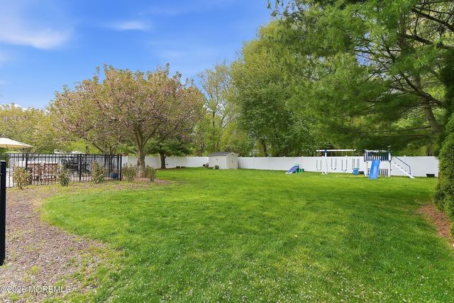 8 Arboretum Drive, Jackson, NJ 08527