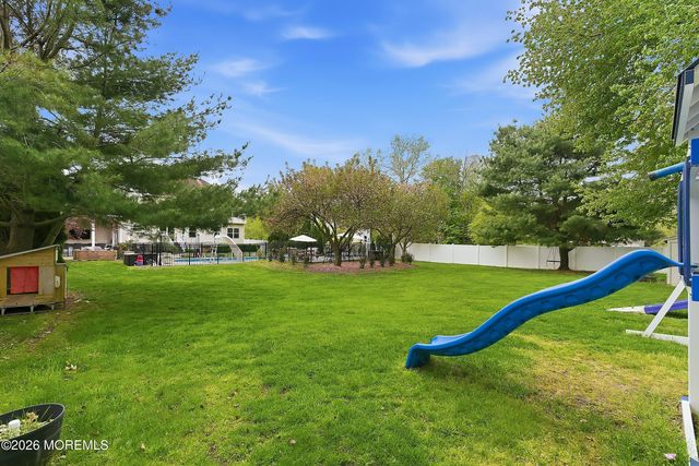 8 Arboretum Drive, Jackson, NJ 08527