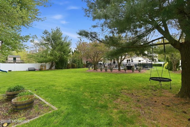 8 Arboretum Drive, Jackson, NJ 08527