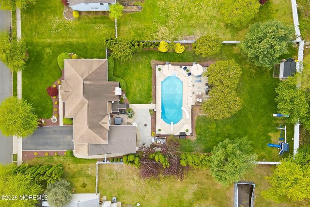 8 Arboretum Drive, Jackson, NJ 08527