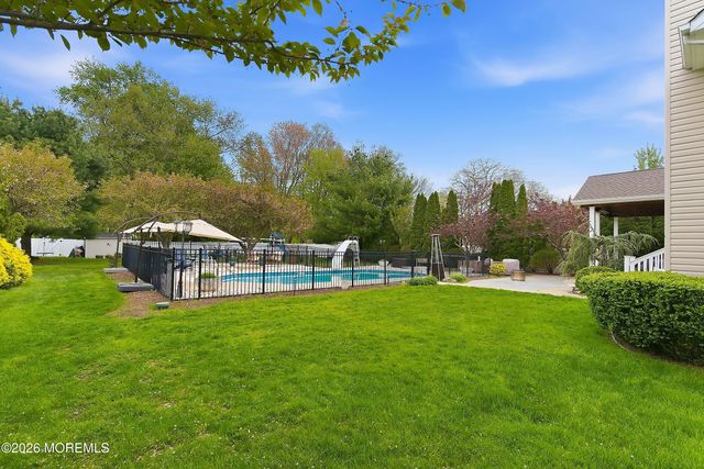 8 Arboretum Drive, Jackson, NJ 08527