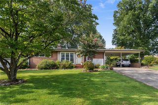 4624 Frandale Drive, Winston-salem, NC 27104