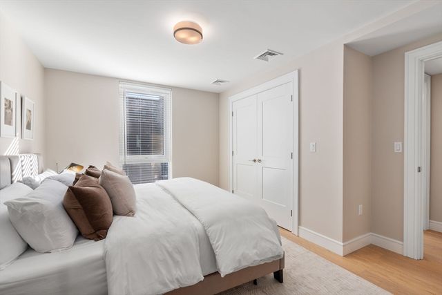 105 Washington 611, Boston, MA 02135